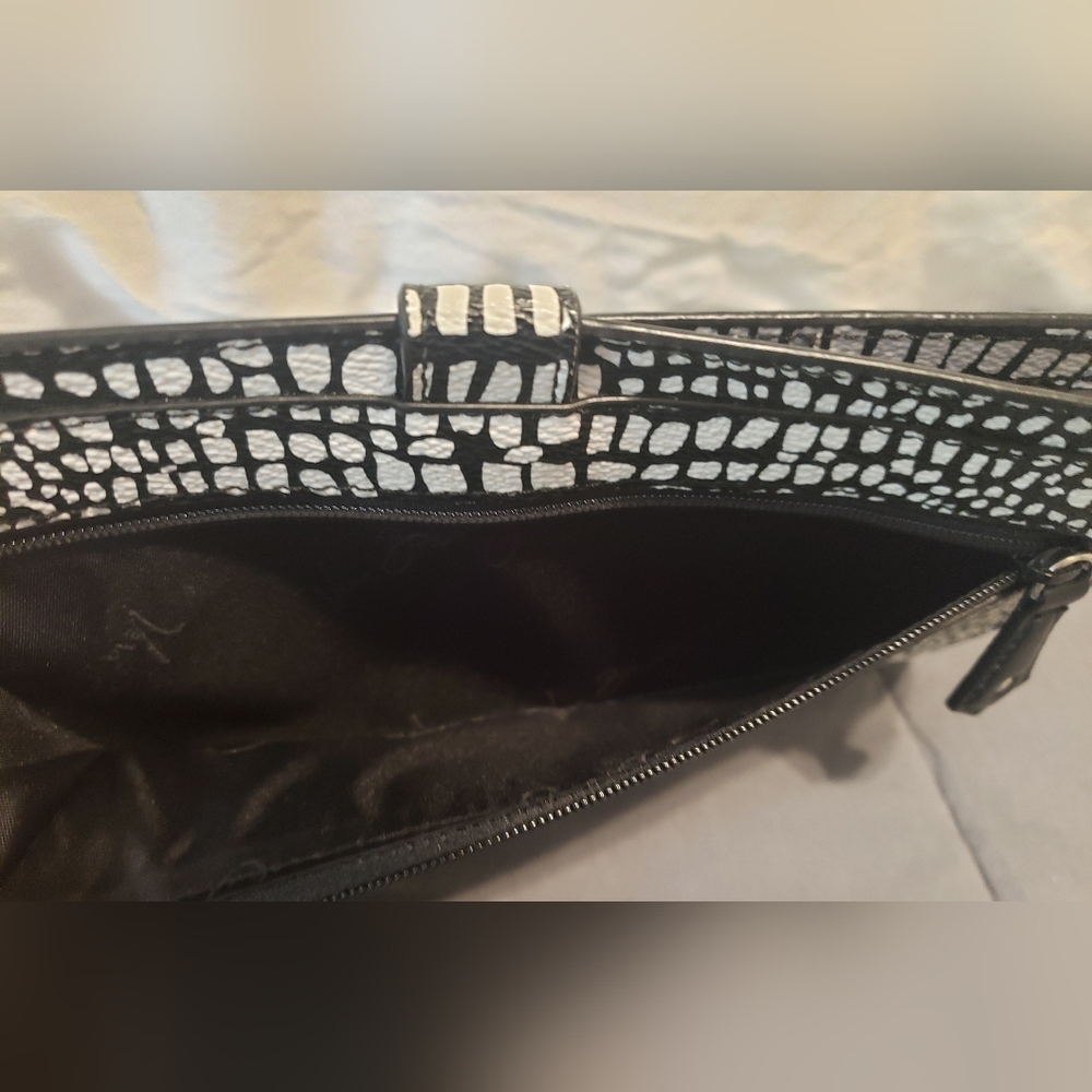 Vera Bradley Thin Wallet - Picture 4 of 8